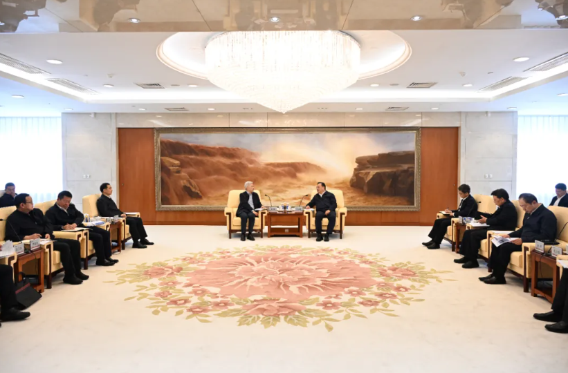 徐鹏拜访中国石化党组书记、董事长侯启军 深化全方...