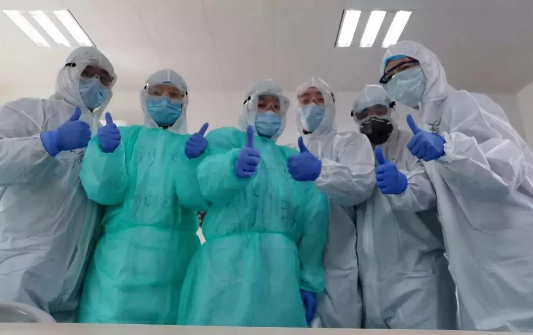 6位“戰(zhàn)士”，每天工作14小時(shí)